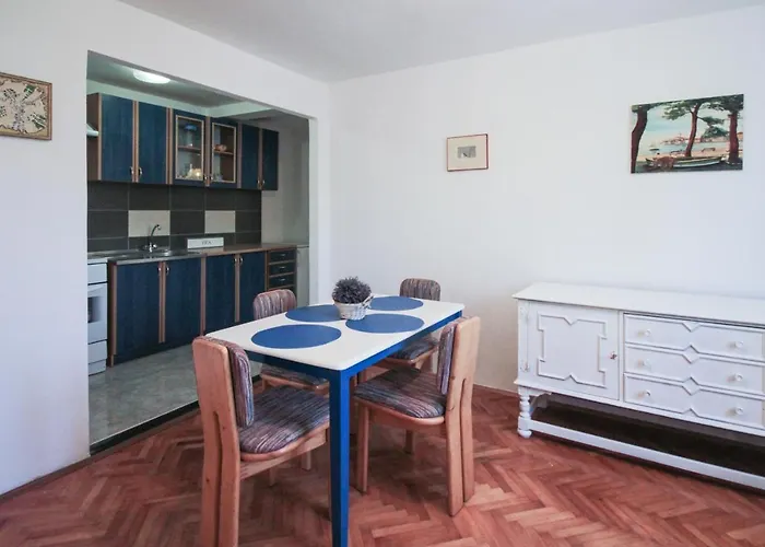 Apartment La Traviata With Parking
