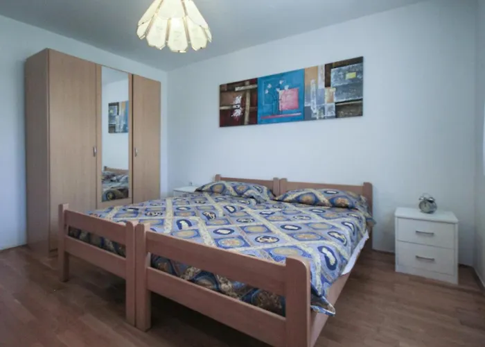 Apartment La Traviata With Parking