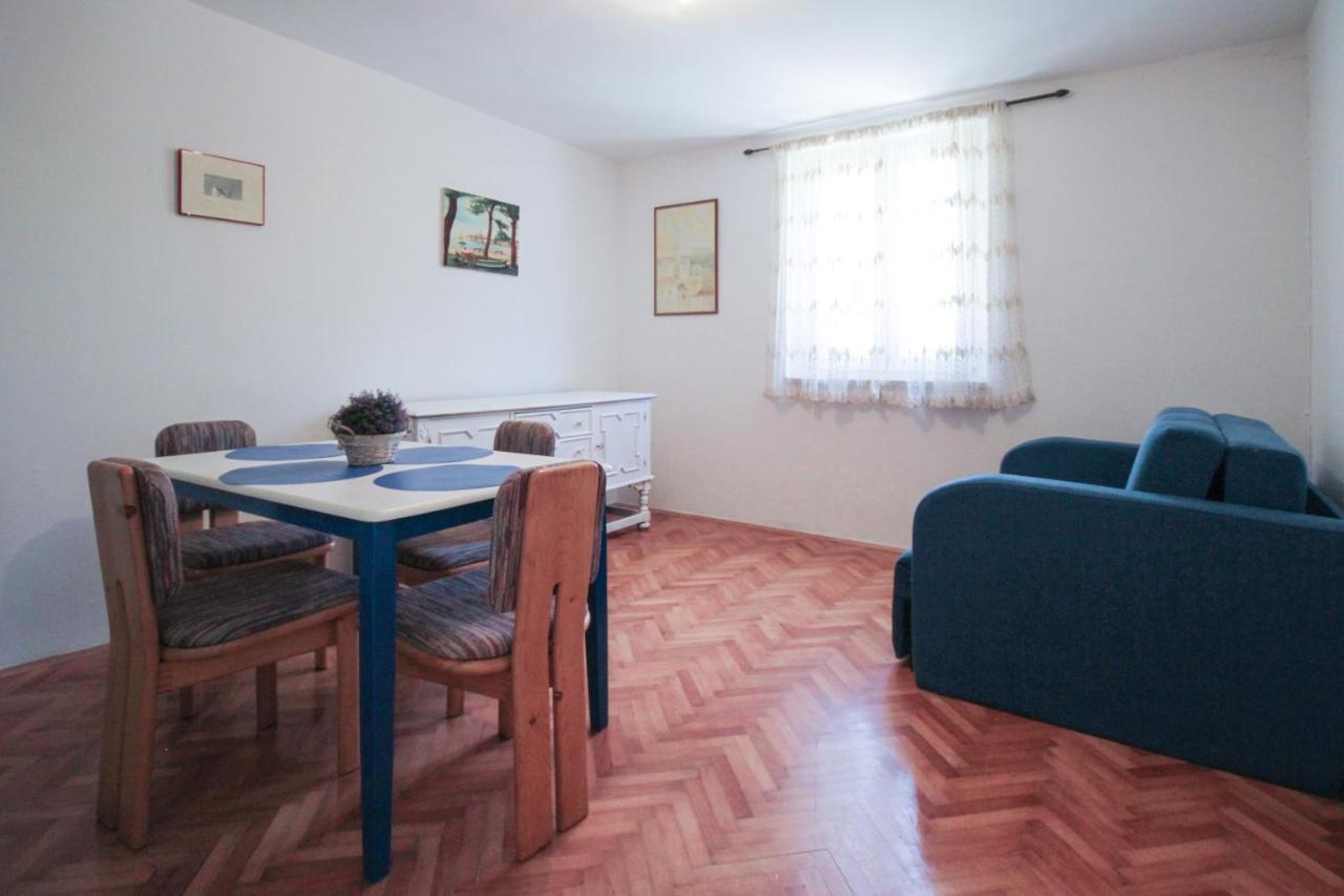 La Traviata With Parking Apartment *