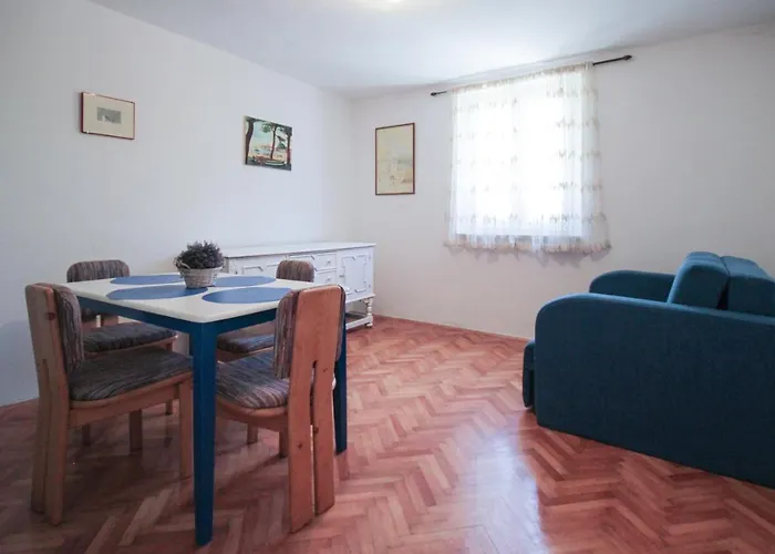 Apartment La Traviata With Parking
