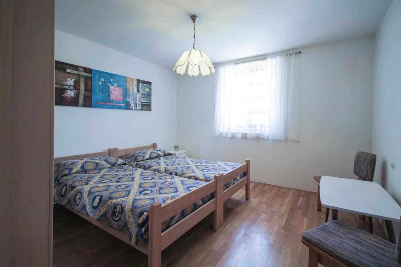 La Traviata With Parking Apartment *